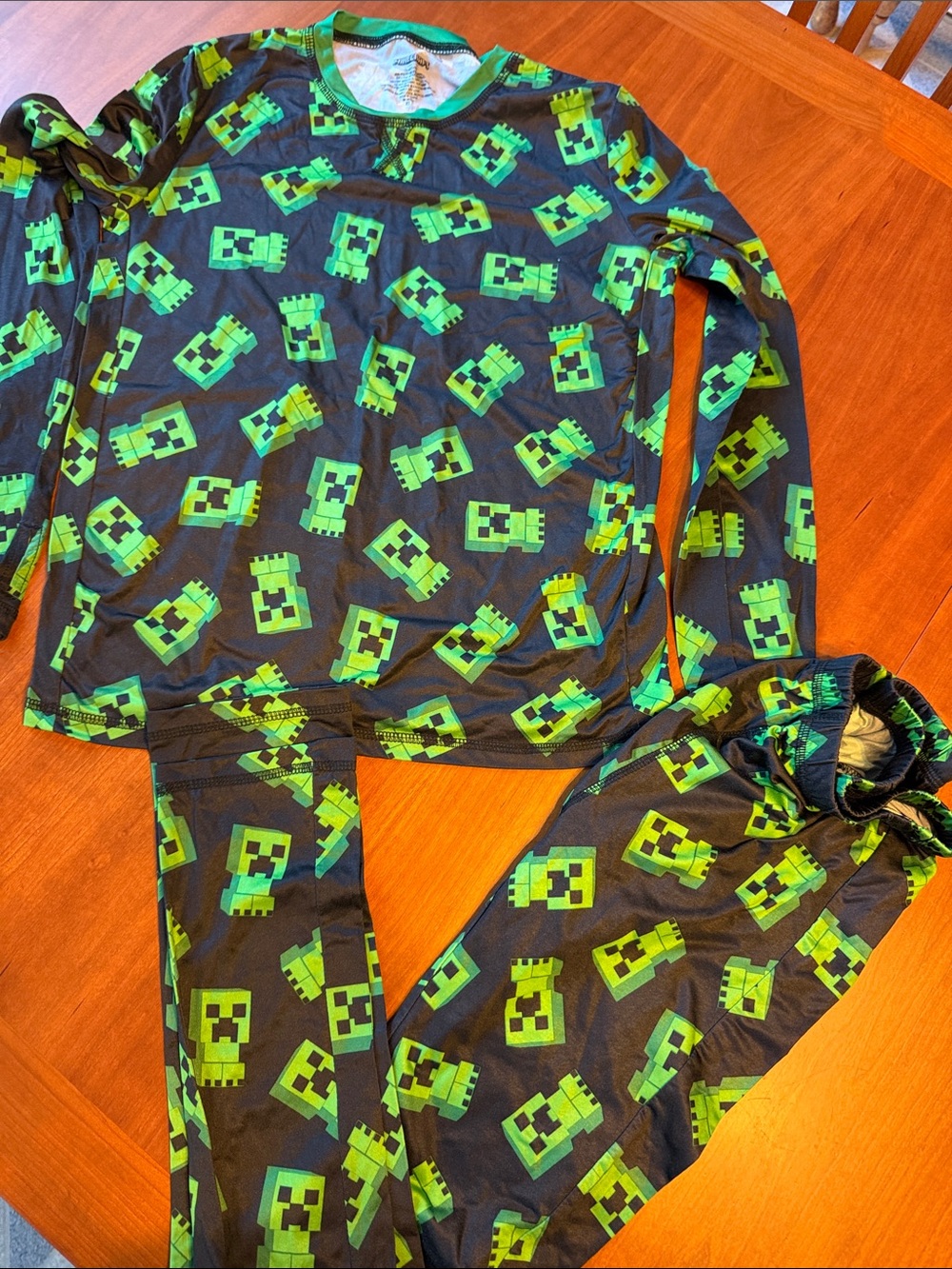 Cuddl Duds Minecraft base layer Set with Bright Green Creeper Print youth XL